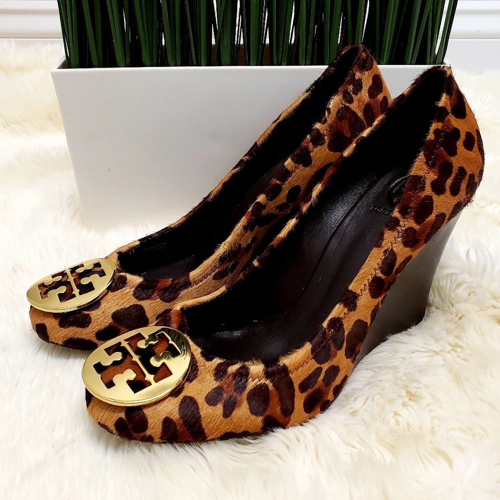 NWOT Tory Burch Sophie Leopard Calf Hair Wedges
